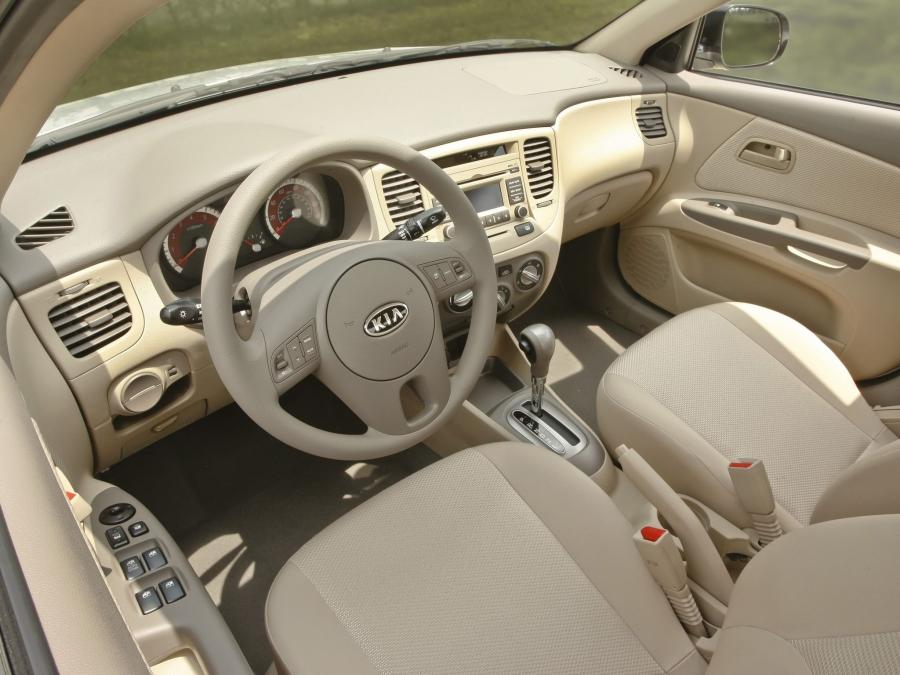  Kia Rio Sedan 2009 года  (US) (фото 2 из 5)